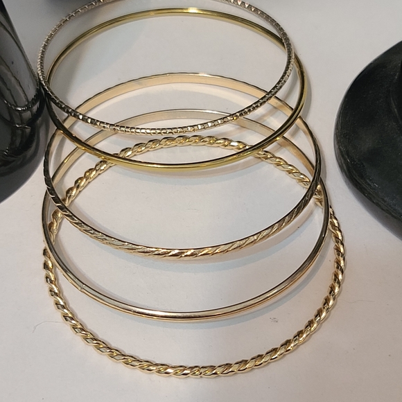 5 gold tone bangle bracelets size 6.75-7 - Picture 3 of 3